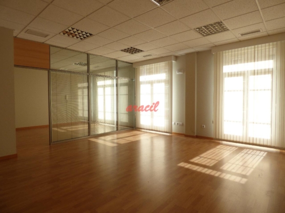 Oficina de lujo en el centro de Ourense