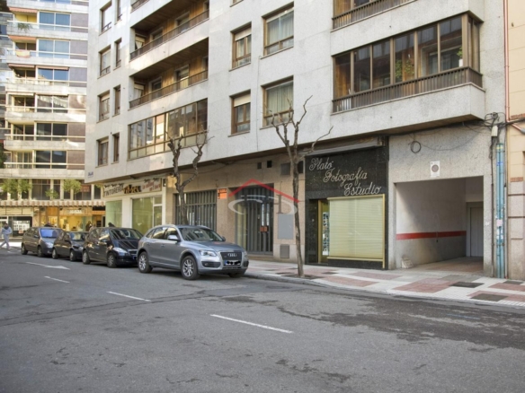 LOCAL COMERCIAL ACONDICIONADO EN CALLE RAMIRO VALBUENA