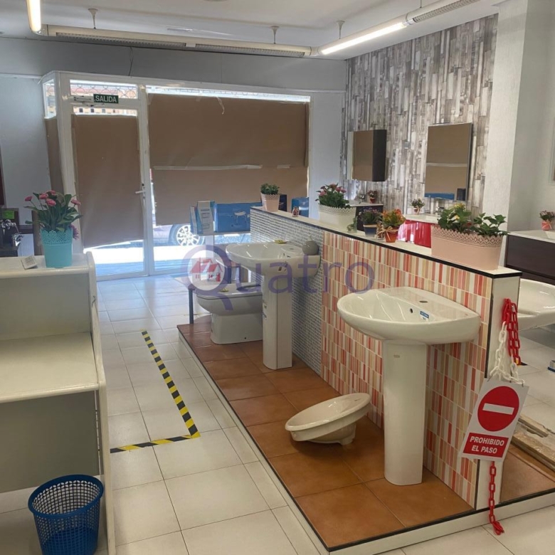 A la venta gran local acondicionado en El Ejido