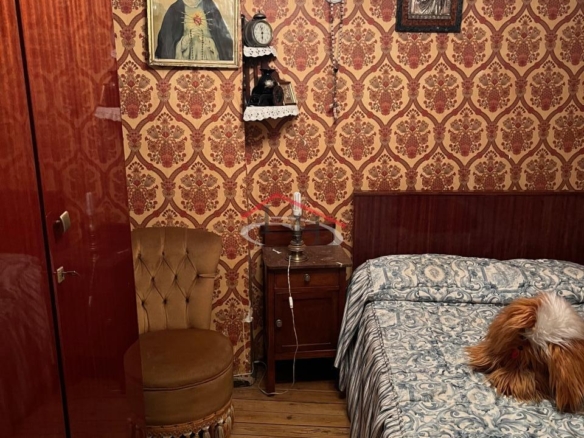 CASA EN CALLE LA RÚA CON MULTIPLES POSIBILIDADES