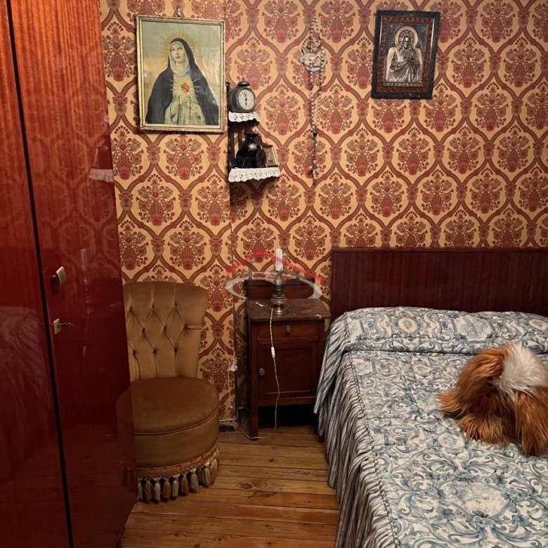 CASA EN CALLE LA RÚA CON MULTIPLES POSIBILIDADES