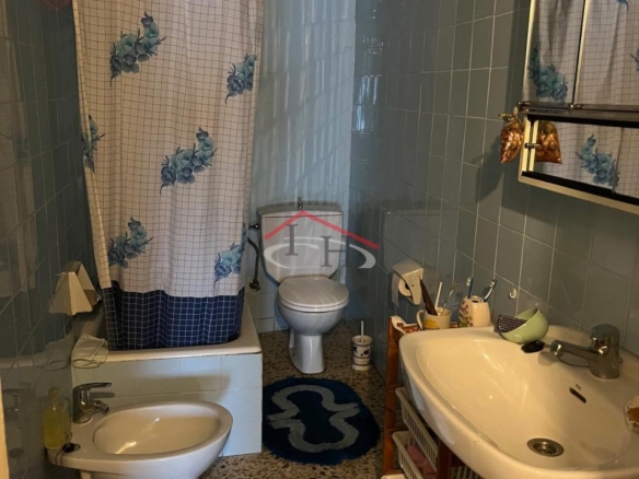 CASA EN CALLE LA RÚA CON MULTIPLES POSIBILIDADES