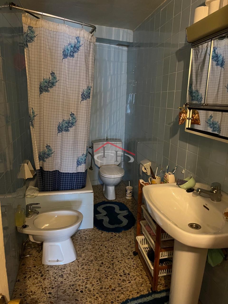 CASA EN CALLE LA RÚA CON MULTIPLES POSIBILIDADES