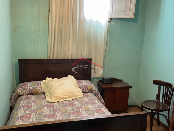 CASA EN CALLE LA RÚA CON MULTIPLES POSIBILIDADES