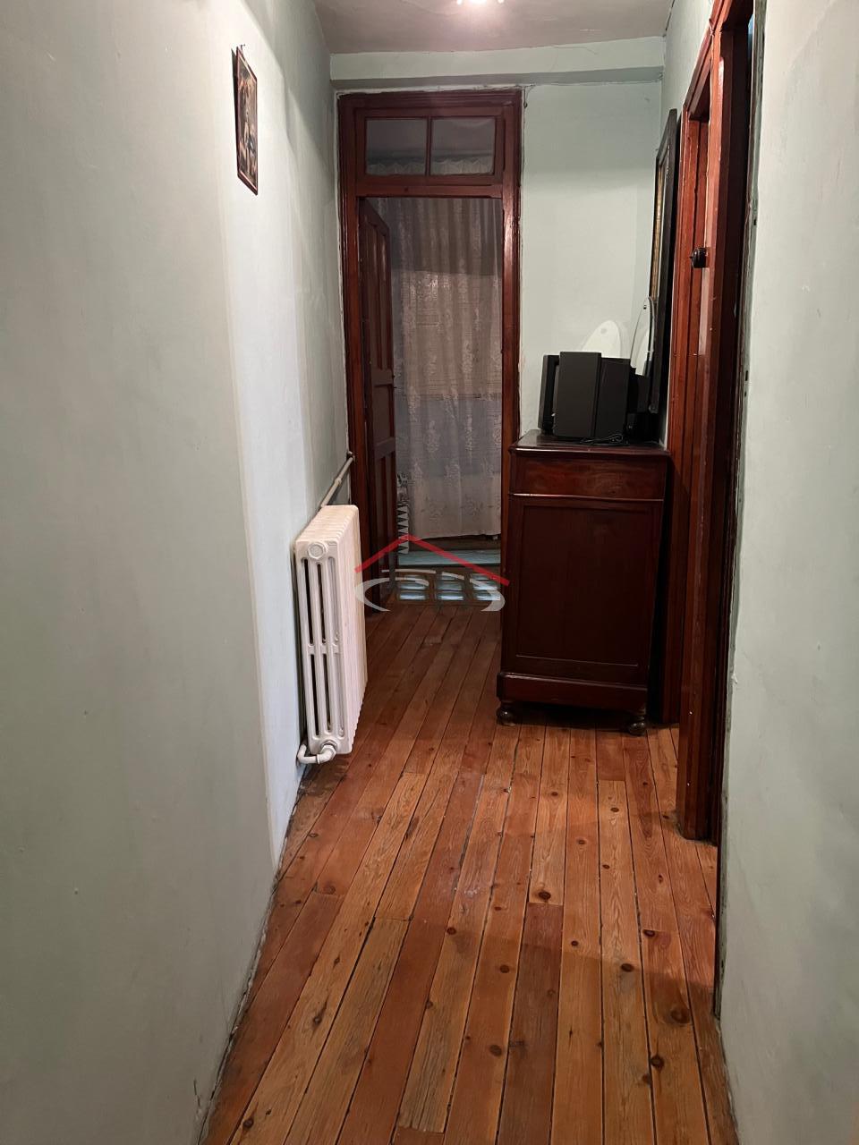 CASA EN CALLE LA RÚA CON MULTIPLES POSIBILIDADES