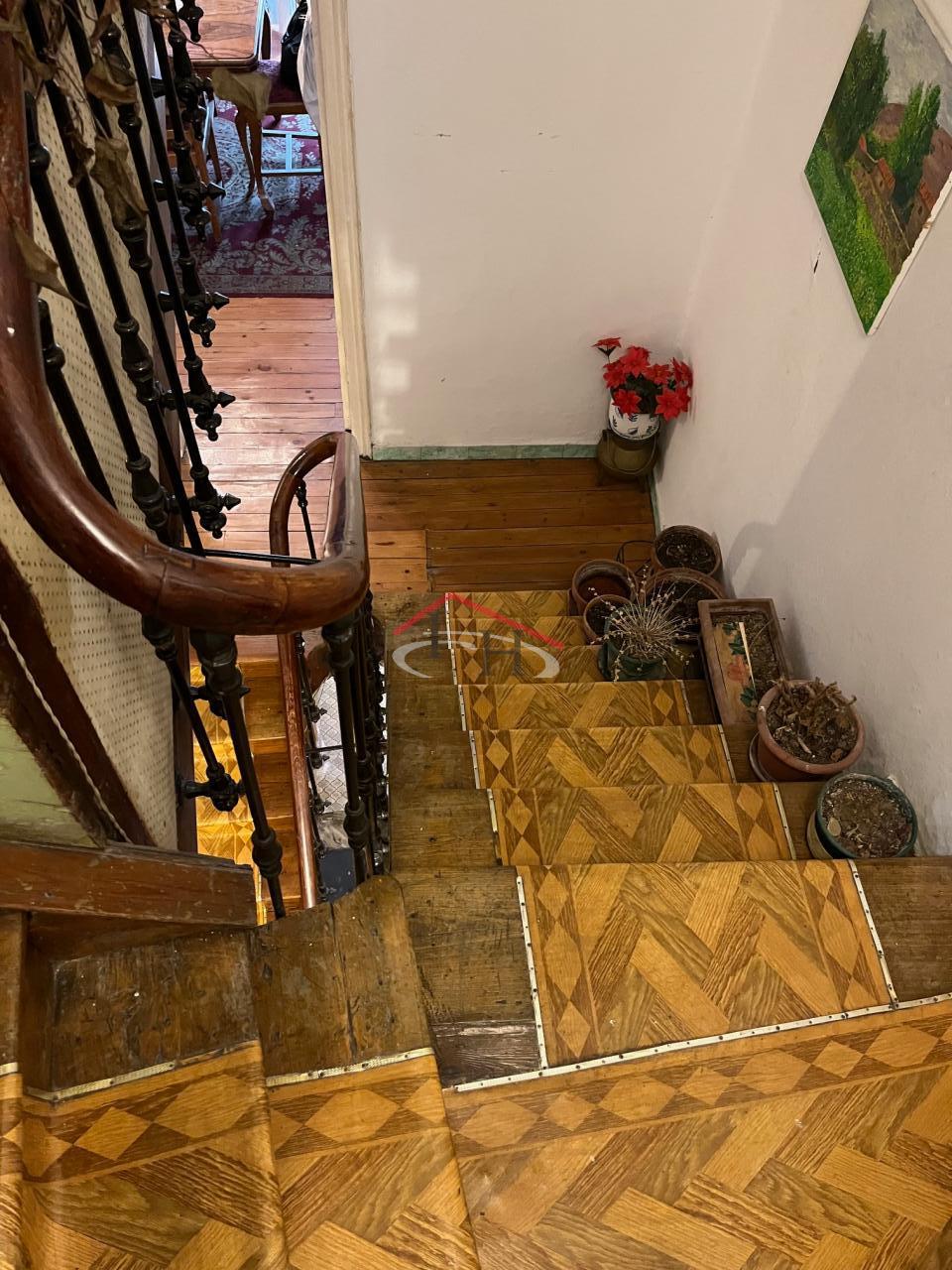 CASA EN CALLE LA RÚA CON MULTIPLES POSIBILIDADES