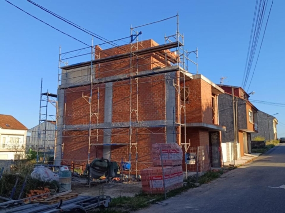 CHALET DE DISEÑO EN VILLAGARCÍA