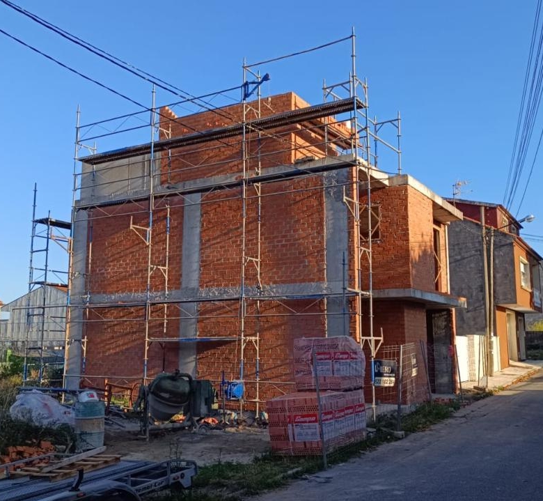 CHALET DE DISEÑO EN VILLAGARCÍA