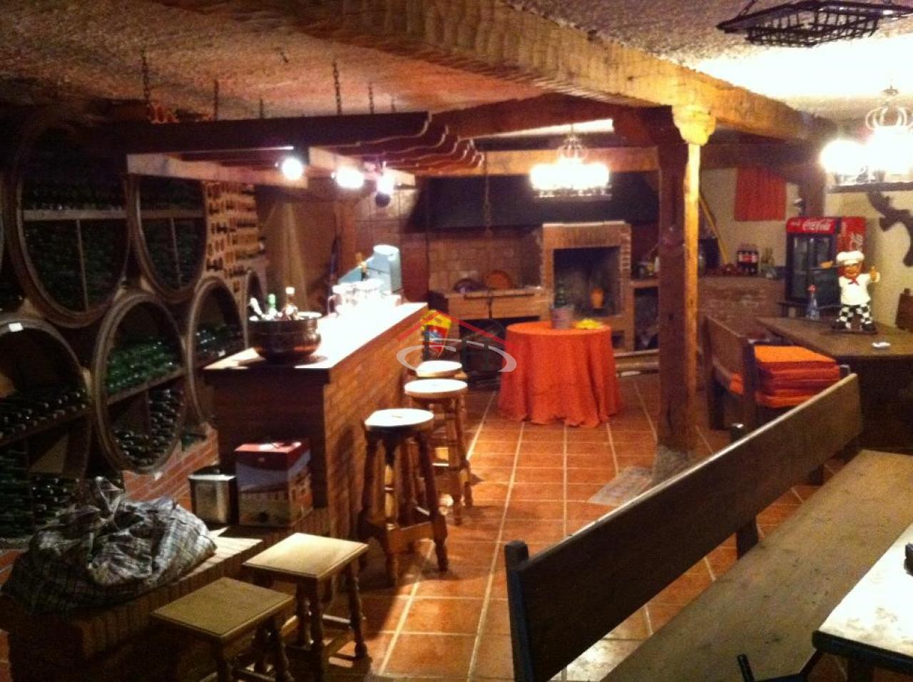ESPECTACULAR CHALET INDIVIDUAL EN LAS LOMAS CON PISCINA