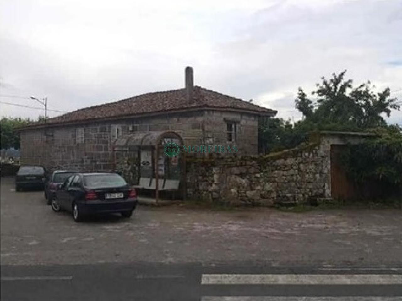 Casa para restaurar de piedra. Amoeiro