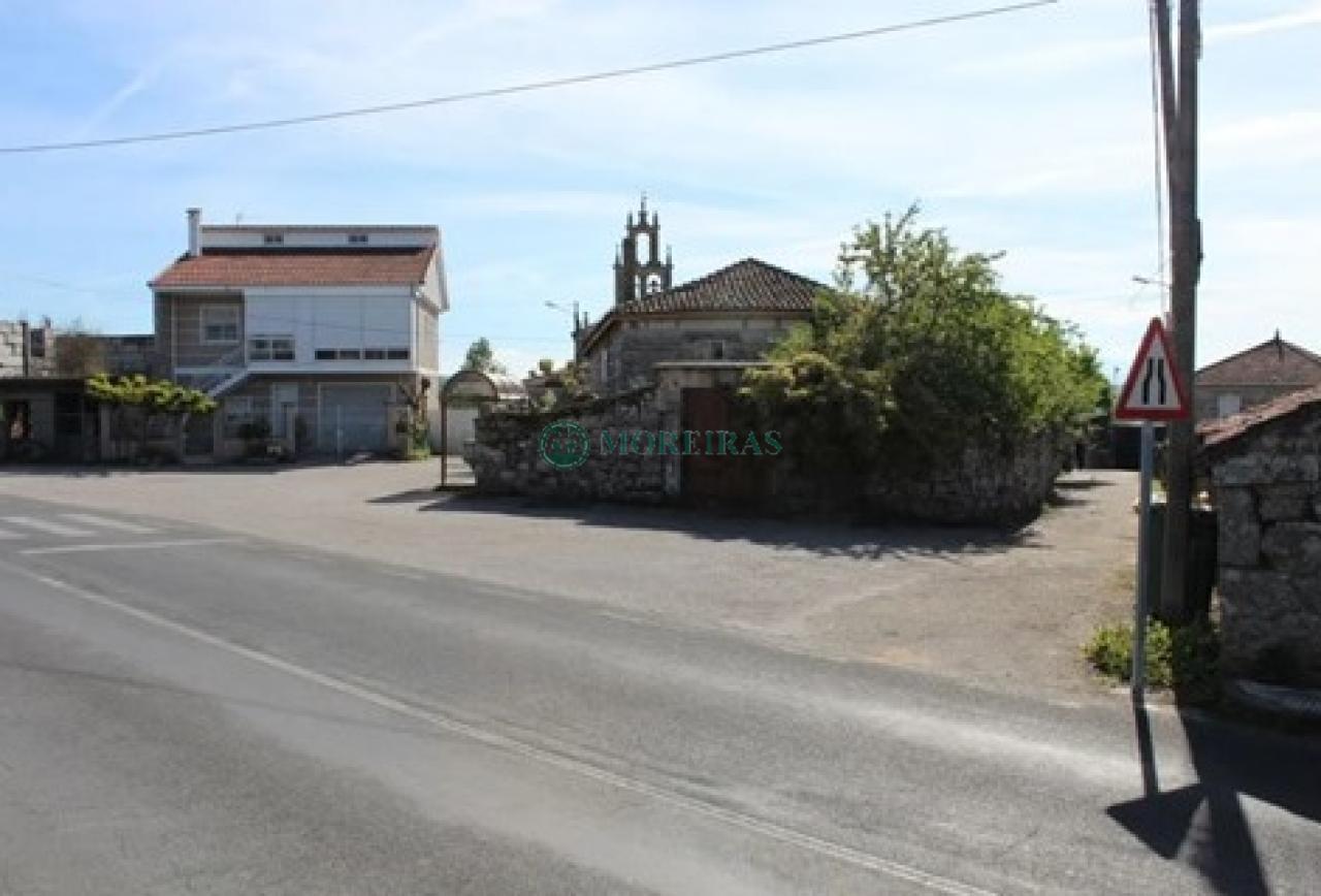Casa para restaurar de piedra. Amoeiro