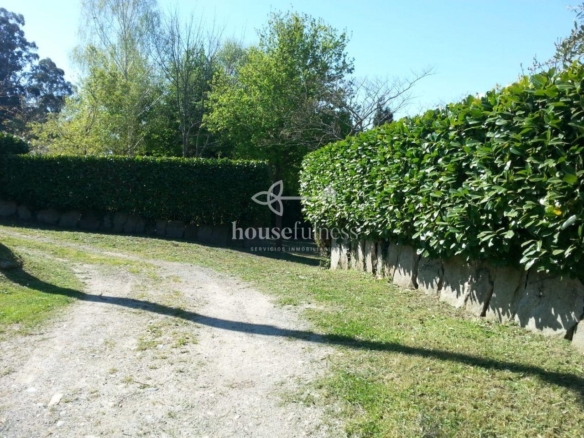 Espectacular finca con proyecto en Fene