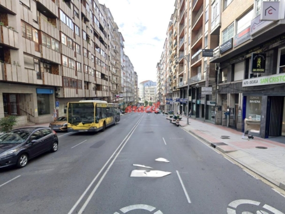 Plaza para coche en Ourense