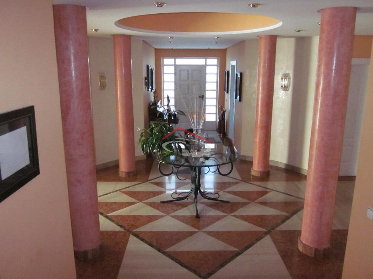 ESPECTACULAR CHALET INDIVIDUAL EN LAS LOMAS CON PISCINA