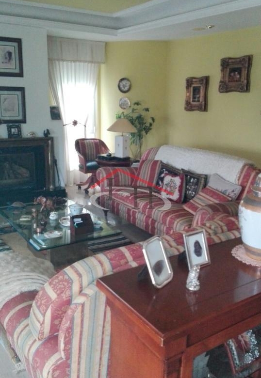 ESPECTACULAR CHALET INDIVIDUAL EN LAS LOMAS CON PISCINA