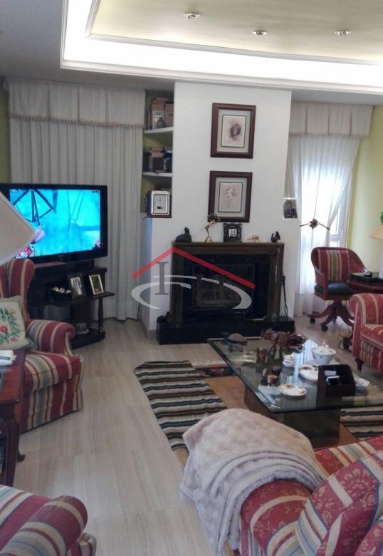 ESPECTACULAR CHALET INDIVIDUAL EN LAS LOMAS CON PISCINA