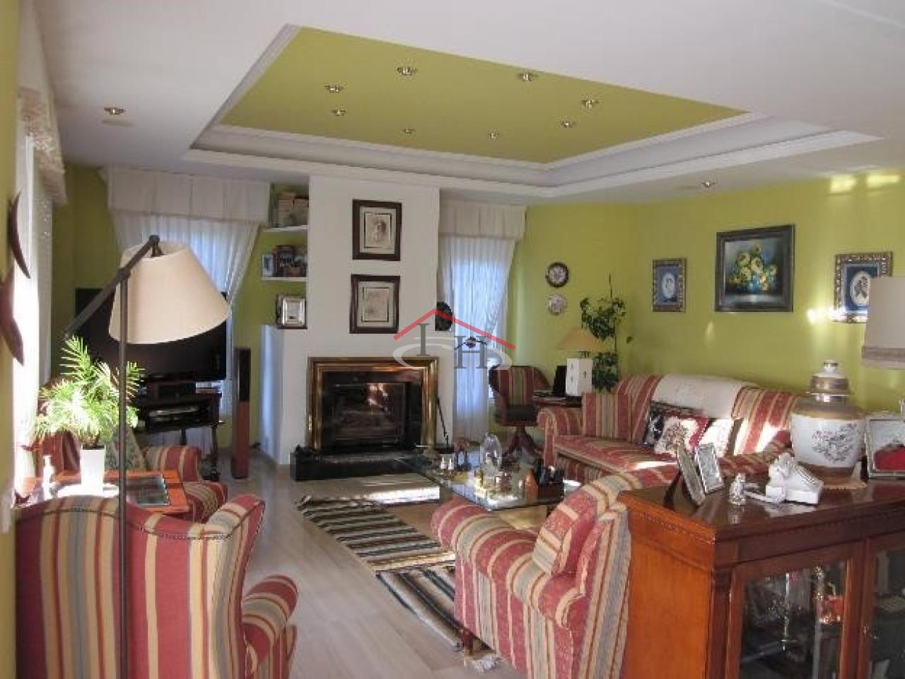ESPECTACULAR CHALET INDIVIDUAL EN LAS LOMAS CON PISCINA
