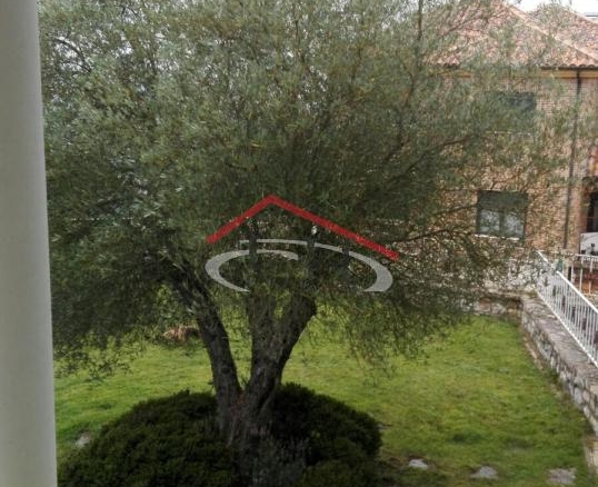 ESPECTACULAR CHALET INDIVIDUAL EN LAS LOMAS CON PISCINA