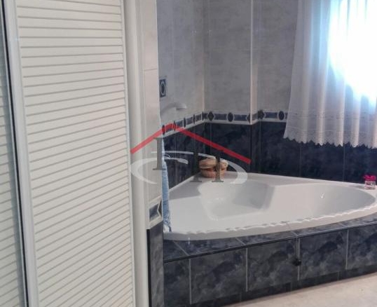 ESPECTACULAR CHALET INDIVIDUAL EN LAS LOMAS CON PISCINA