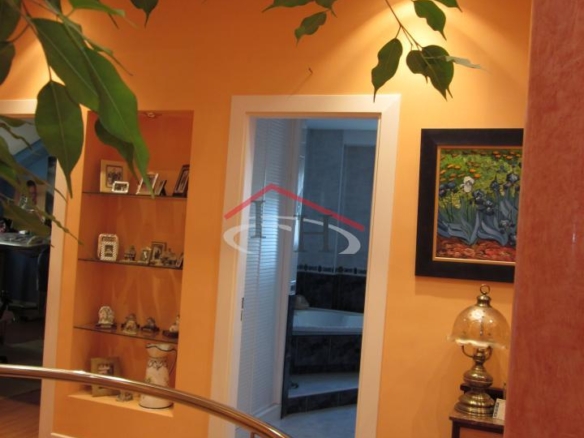 ESPECTACULAR CHALET INDIVIDUAL EN LAS LOMAS CON PISCINA