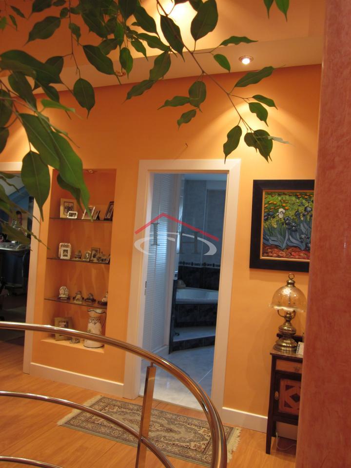 ESPECTACULAR CHALET INDIVIDUAL EN LAS LOMAS CON PISCINA
