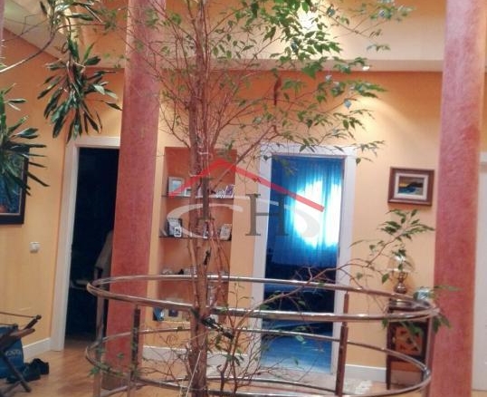 ESPECTACULAR CHALET INDIVIDUAL EN LAS LOMAS CON PISCINA