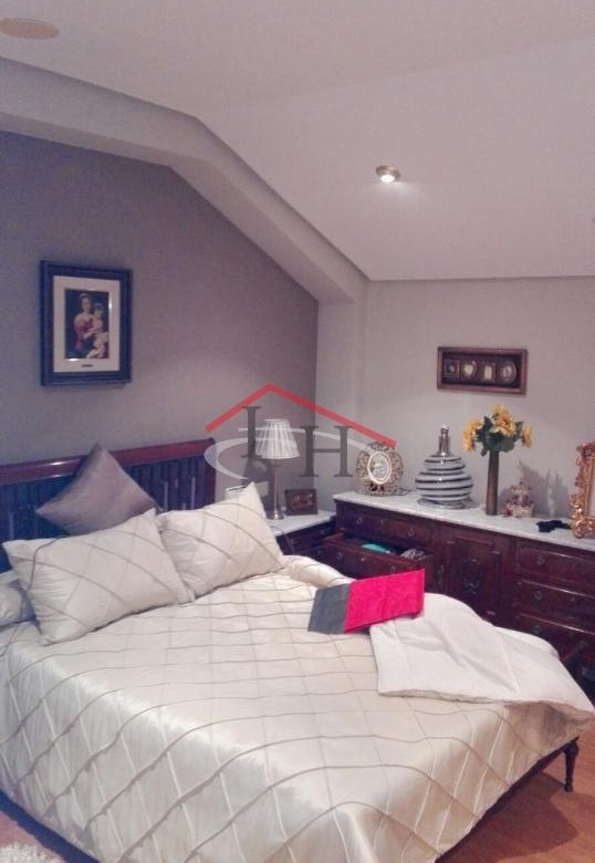 ESPECTACULAR CHALET INDIVIDUAL EN LAS LOMAS CON PISCINA