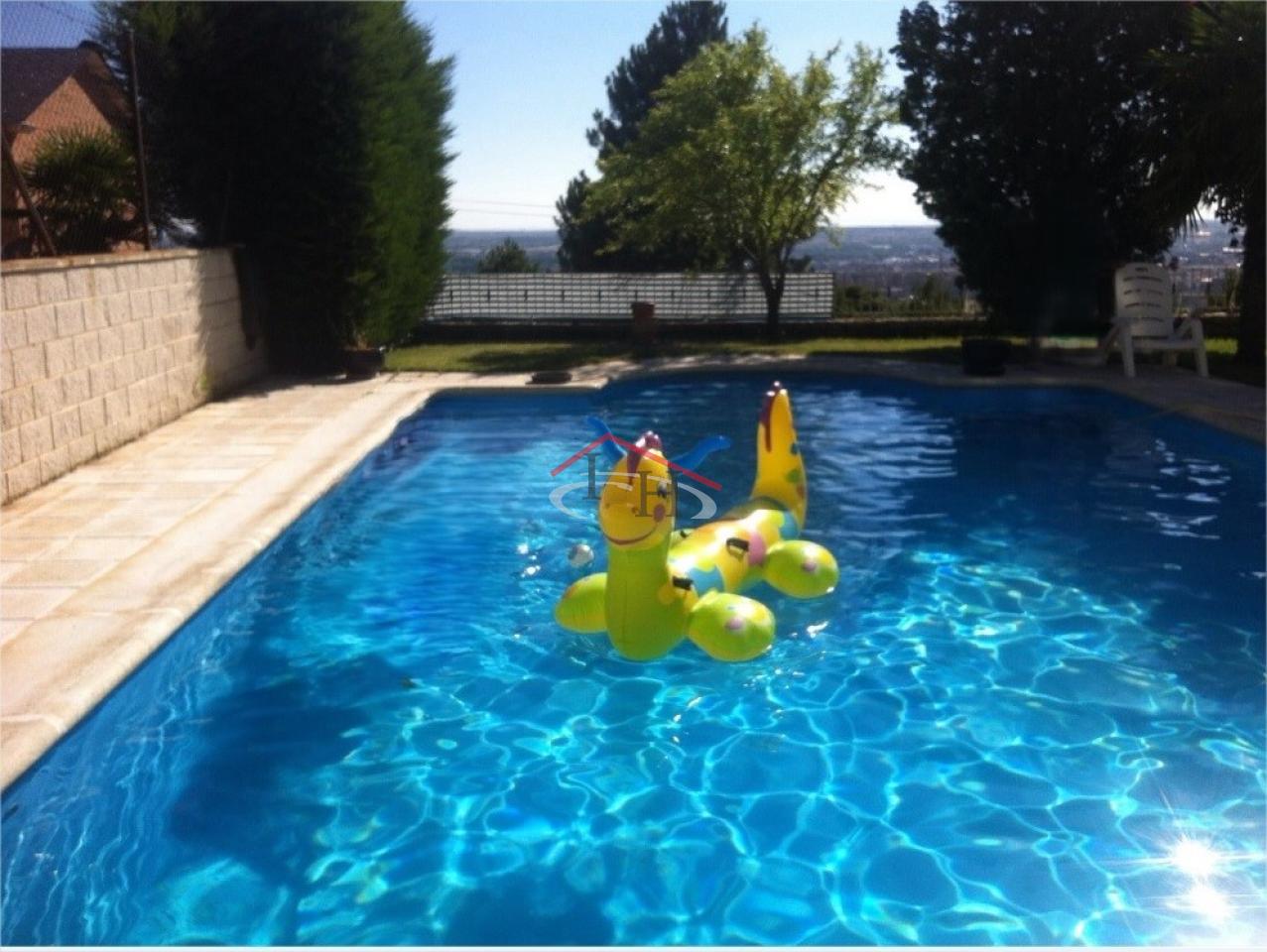 ESPECTACULAR CHALET INDIVIDUAL EN LAS LOMAS CON PISCINA