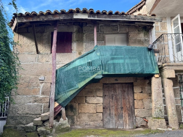 Casita para reforma total en Meliás.