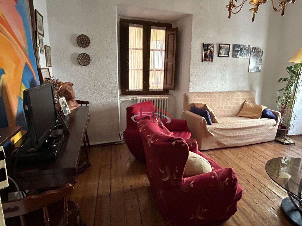 CASA PARA REFORMAR EN CALLE LA RUA