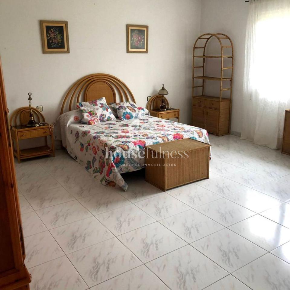 176470134989300043146_174759922828 Increíble chalet con amplia finca en Vilasanche