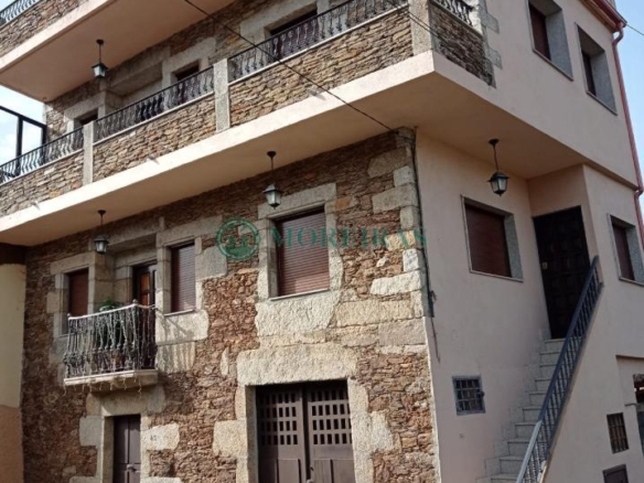 OPORTUNIDAD CASA CON MUCHAS COMODIDADES EN TOÉN