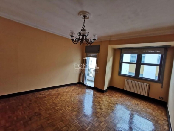 CUARTO PISO EXTERIOR CON BALCÓN Y GRAN TRASTERO EN UNA DE LAS MEJORES ZONAS DE LUGO