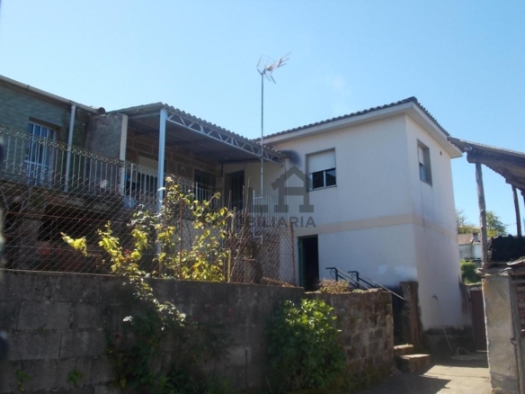VENTA CASA EN CASTRELO DE MIÑO