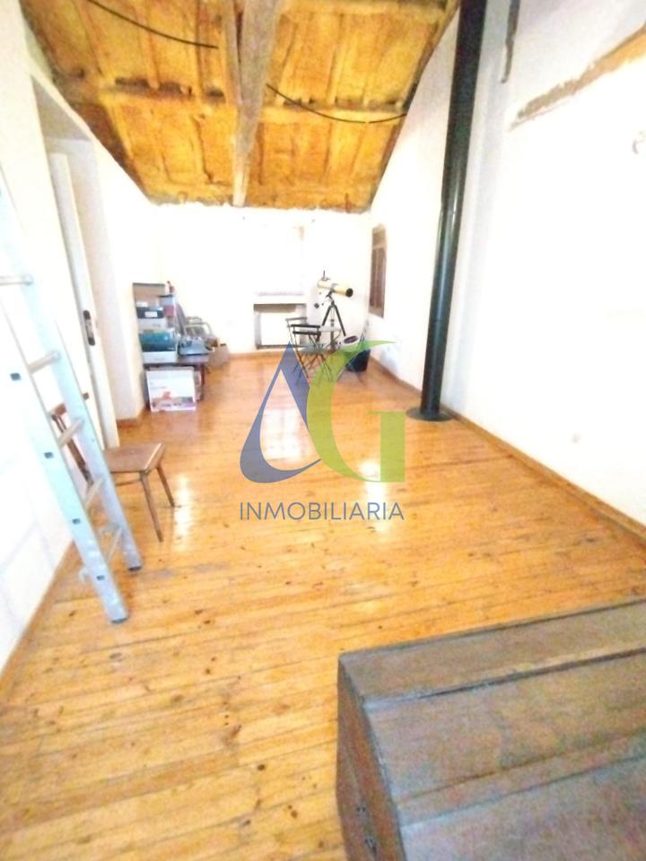 SE VENDE CASA DE 4 HABITACIONES EN RIBASECA