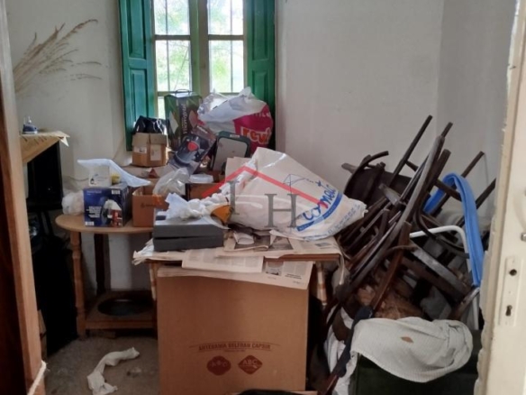 CASA PARA REFORMAR CON TERRENO EN CUADROS