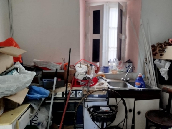 CASA PARA REFORMAR CON TERRENO EN CUADROS