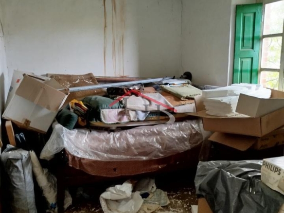 CASA PARA REFORMAR CON TERRENO EN CUADROS