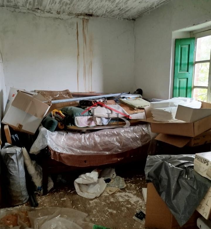 CASA PARA REFORMAR CON TERRENO EN CUADROS