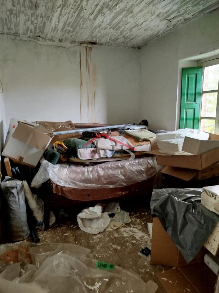 CASA PARA REFORMAR CON TERRENO EN CUADROS