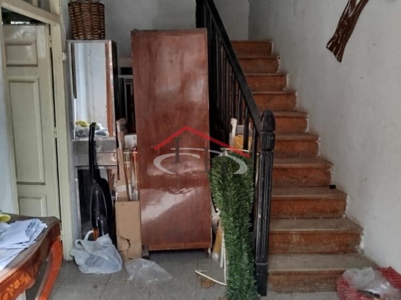 CASA PARA REFORMAR CON TERRENO EN CUADROS