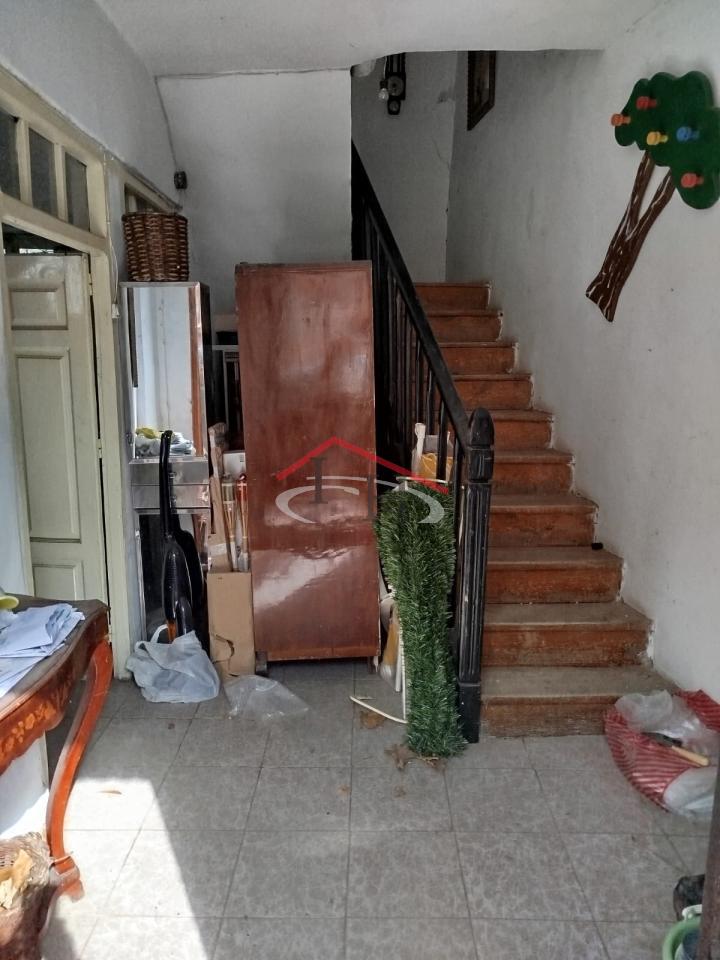 CASA PARA REFORMAR CON TERRENO EN CUADROS
