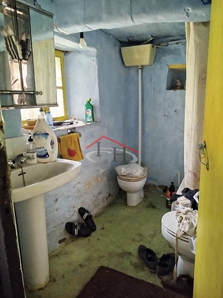 CASA PARA REFORMAR CON TERRENO EN CUADROS