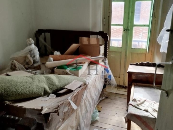CASA PARA REFORMAR CON TERRENO EN CUADROS
