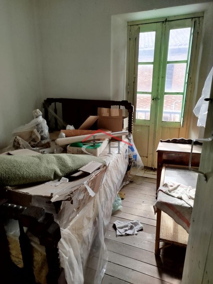 CASA PARA REFORMAR CON TERRENO EN CUADROS