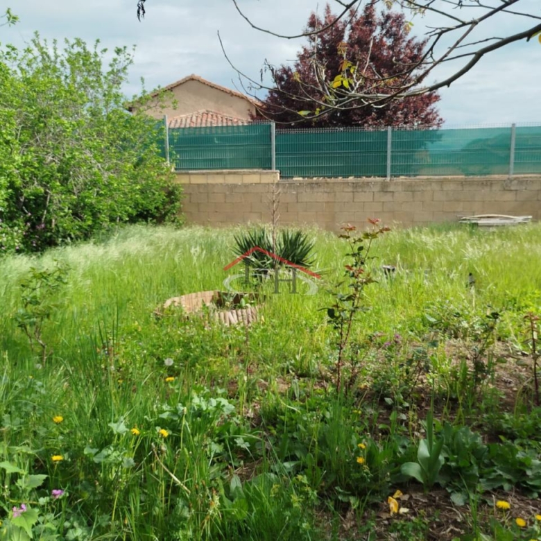 CASA PARA REFORMAR CON TERRENO EN CUADROS