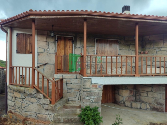 CASA EN NOGUEIRA DE RAMUÍN