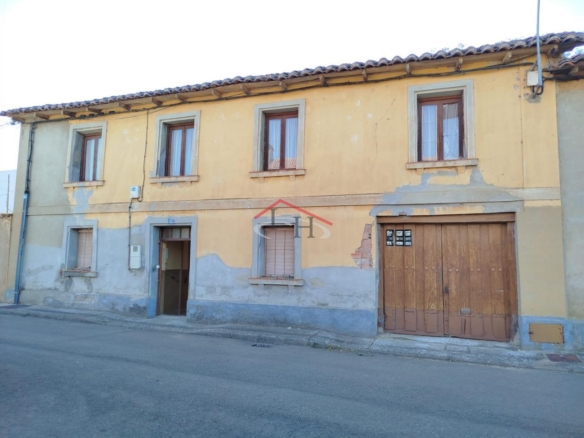 CASA PARA REFORMAR EN VALDELAFUENTE