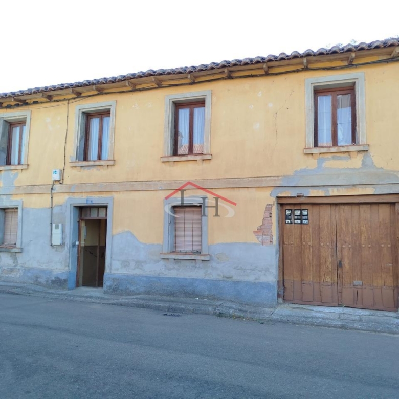 CASA PARA REFORMAR EN VALDELAFUENTE