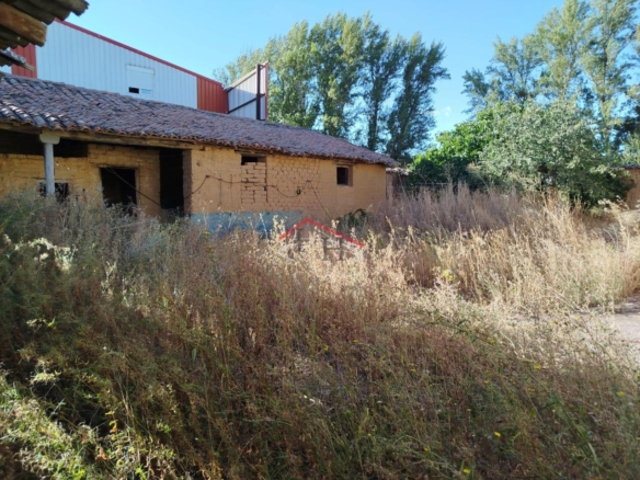 CASA PARA REFORMAR EN VALDELAFUENTE
